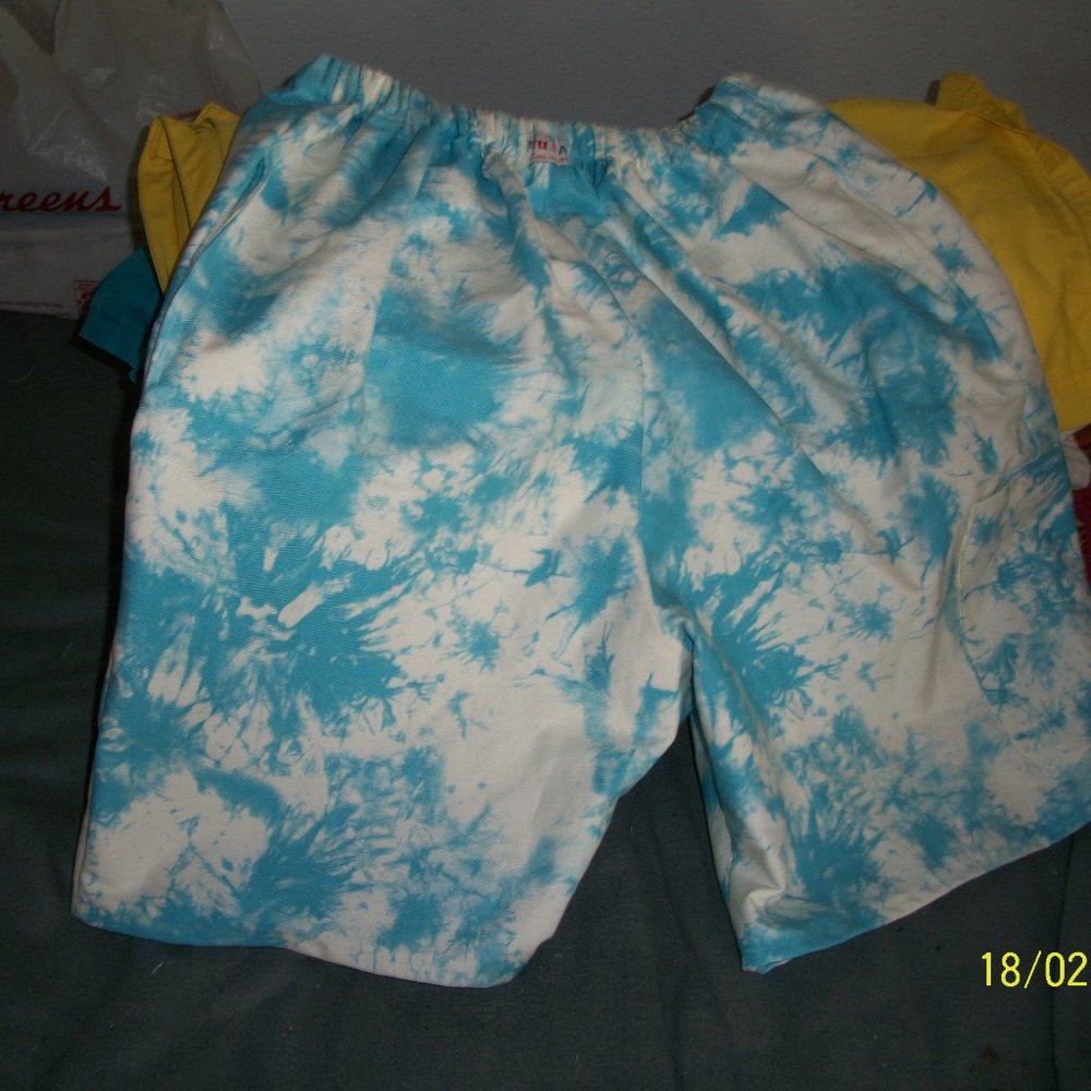 Size 36 Tie Dye Denim Elastic Waist Shorts-Unique!